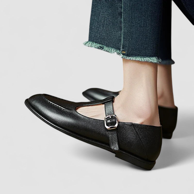 The Noelle Low-Heel Flat