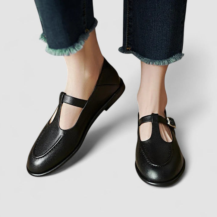 The Noelle Low-Heel Flat