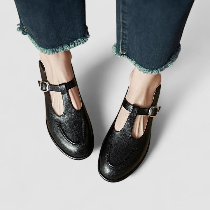 The Noelle Low-Heel Flat