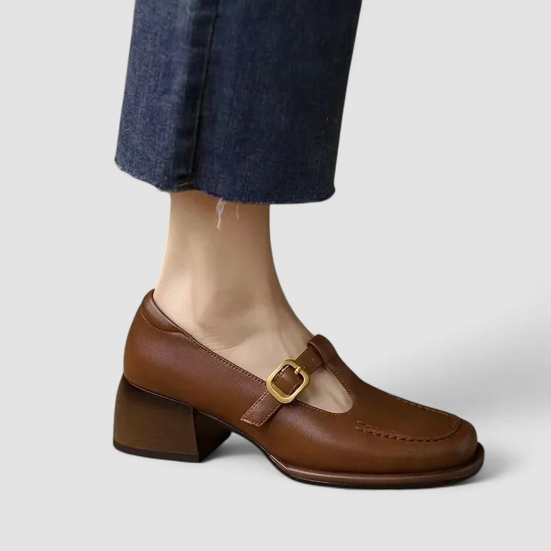 The Charlotte Buckle Flat
